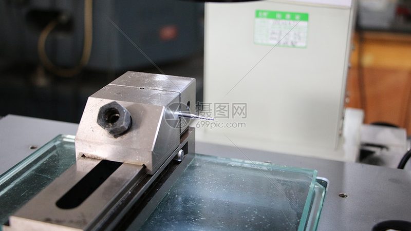 摇臂钻床加工精度：揭秘十大品牌背后的技术奥秘